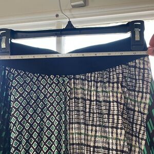 Beulah Black and Teal Patterned pleated skirt